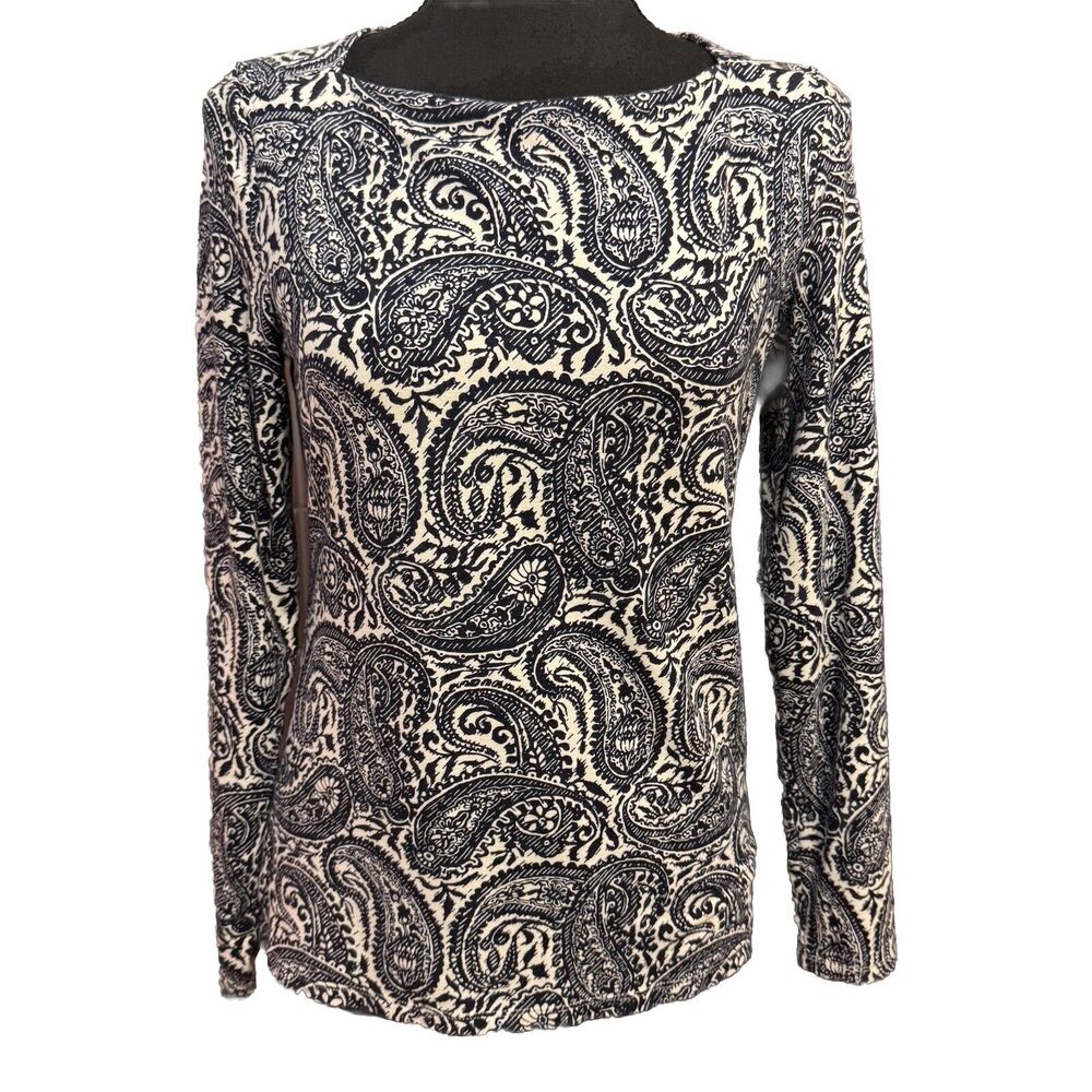Women's Black & White Paisley Long-Sleeve Top